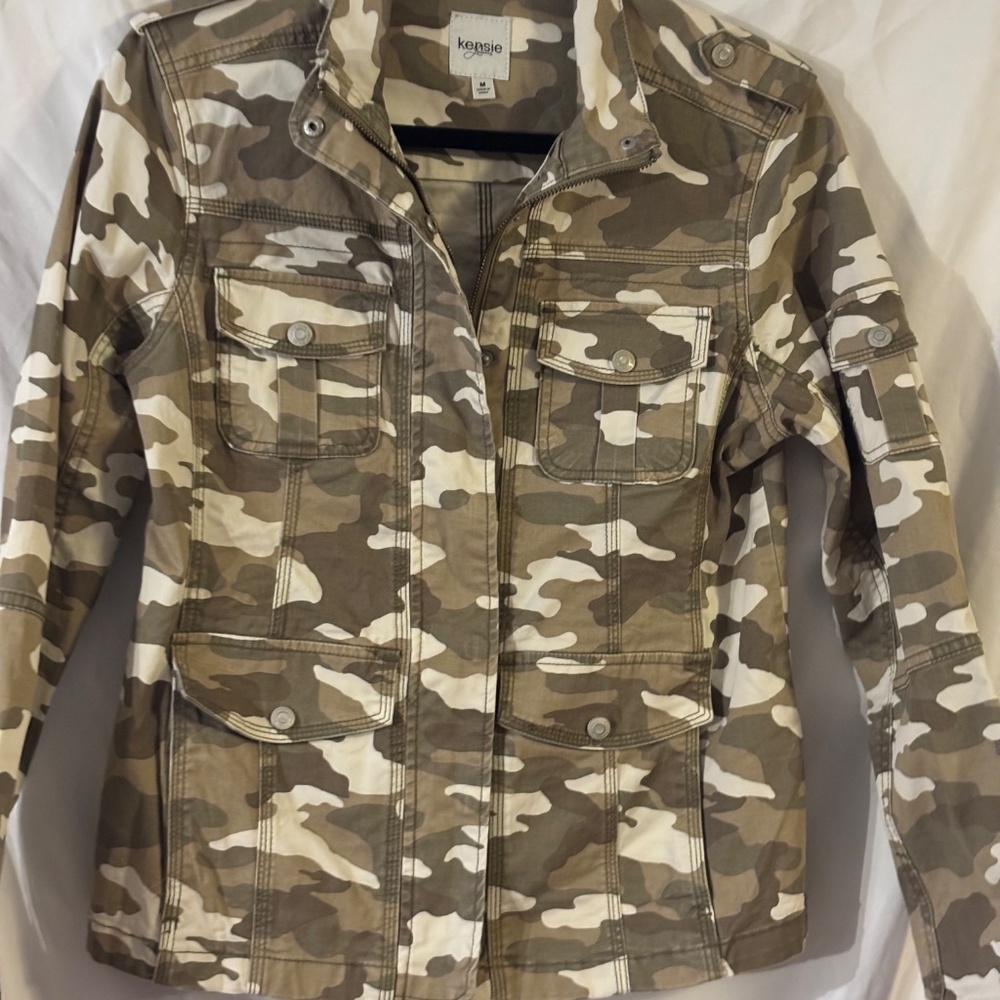 Reselling - Picture 2 of 8